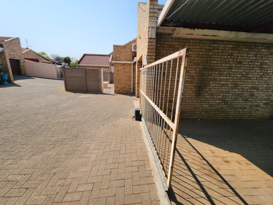 3 Bedroom Property for Sale in Uitsig Free State